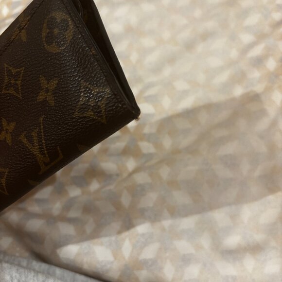 Louis Vuitton Josephine Wallet with Rose Ballerine - Picture 9 of 9